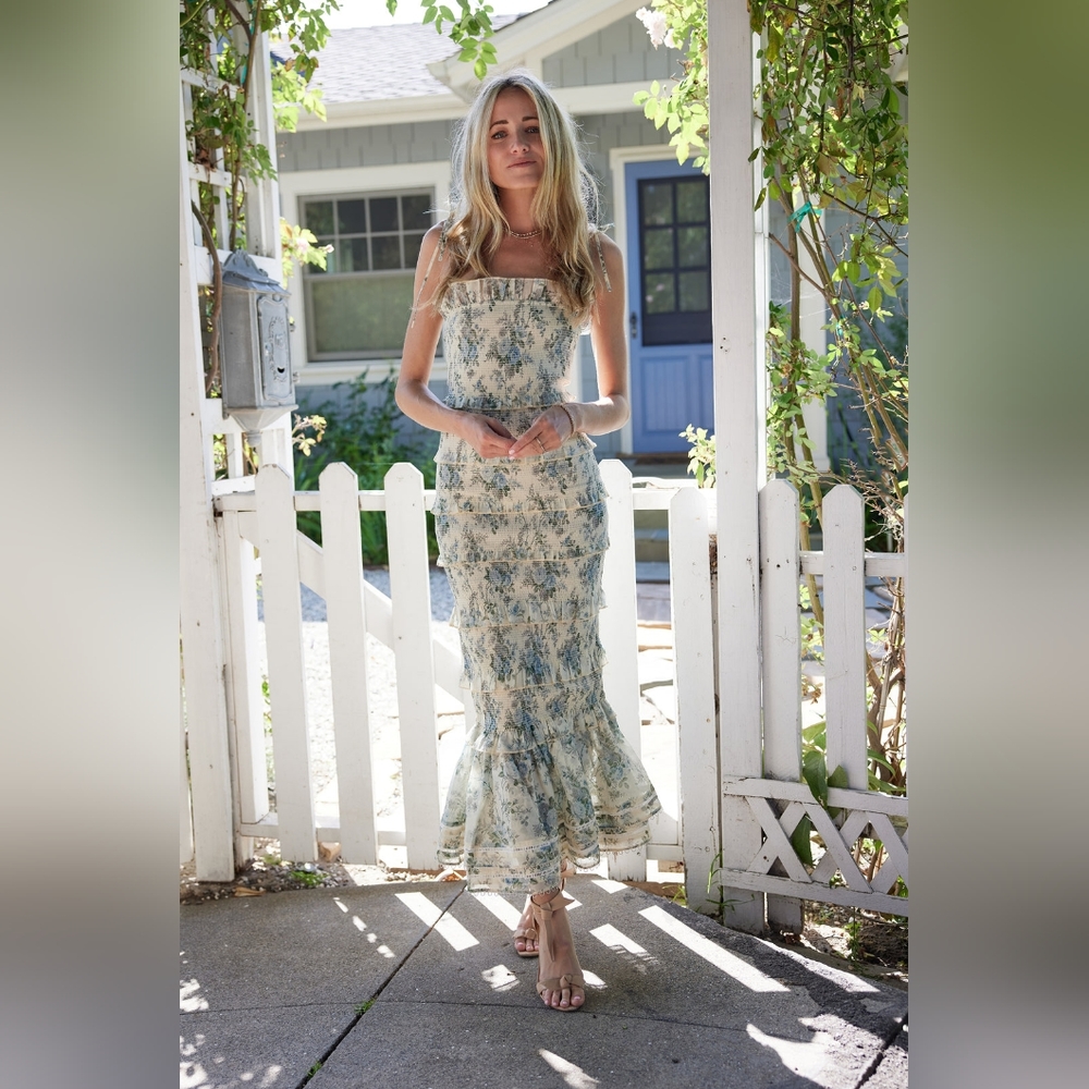 V Chapman Geranium Dress in Blue Bouquet